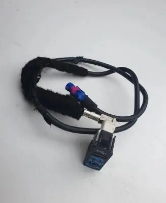 BMW 4 F36 Gran coupe AUX in-socket connector 21021147 204372
