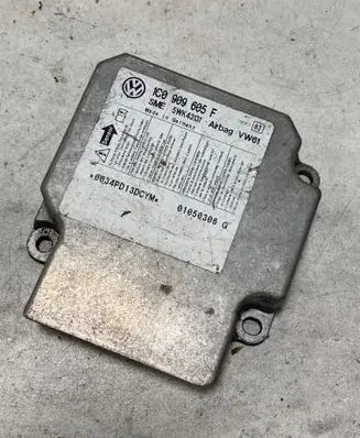 Volkswagen PASSAT B5.5 Airbag control unit/module 1C0909605F 01050306 5WK43131