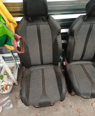 Peugeot 5008 II Front passenger seat 