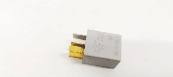 Toyota Corolla Verso AR10 Other relay 0332011001 9008087019
