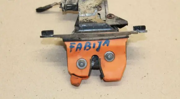 Skoda Fabia Mk1 (6Y) Tailgate/trunk/boot lock/catch/latch 6Y0827501D