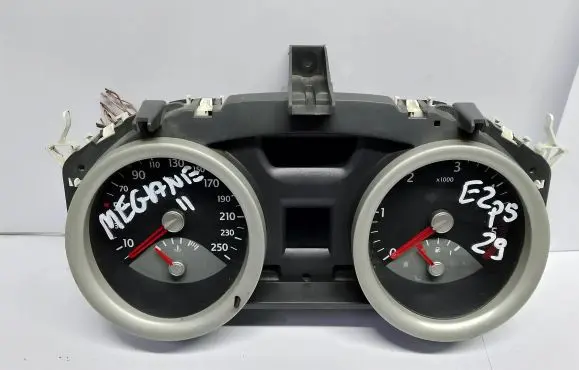 Renault Megane II Speedometer (instrument cluster) 8200399700