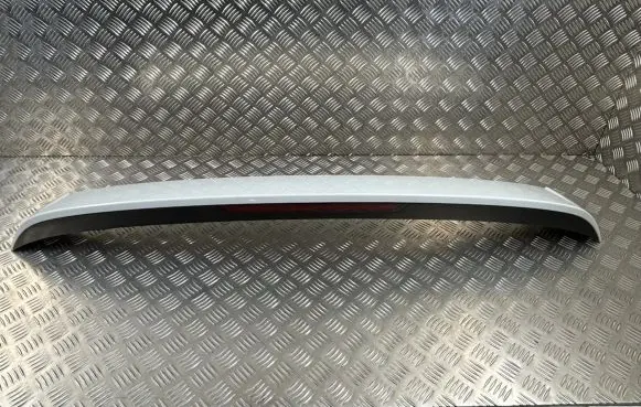 Tailgate/trunk spoiler