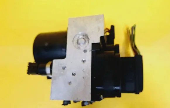 Mercedes-Benz A W168 ABS Pump A0044310912 0265202461