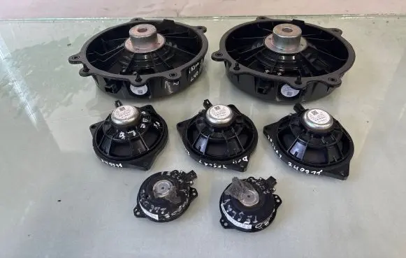 Tesla Model Y Audio system kit 1079742-00-B 1079744-00-E 1486488-00-A