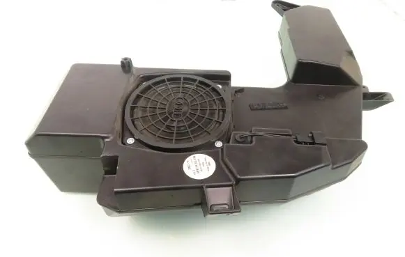 Audi A4 S4 B6 8E 8H Subwoofer speaker 8E9035382