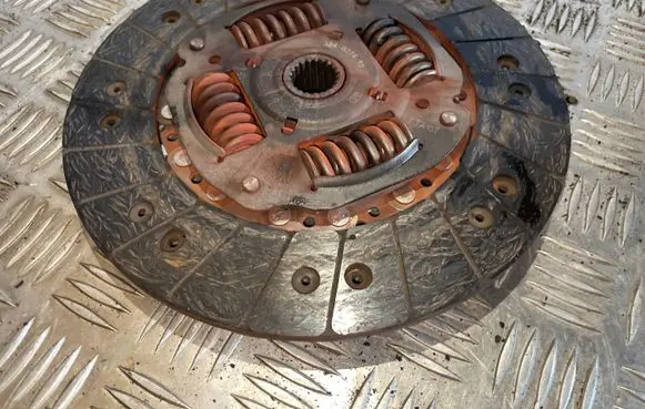 Opel Vivaro Pressure plate 324027410