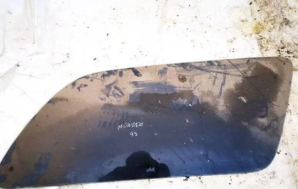 Ford Mondeo MK I Rear side window as2