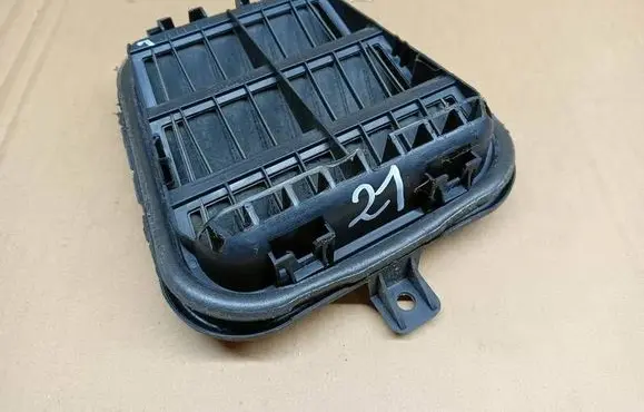 Audi A3 S3 8V Quarter panel pressure vent 4G9819181B