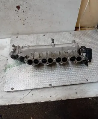 KIA Soul Intake manifold 283102A700