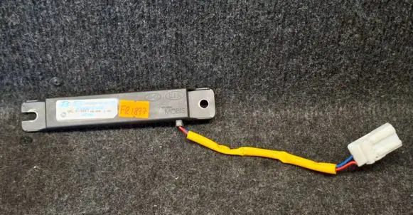 Hyundai Santa Fe Aerial antenna amplifier 95460S1000