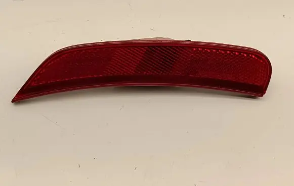 Chrysler Pacifica Rear tail light reflector 68229425AA 430490