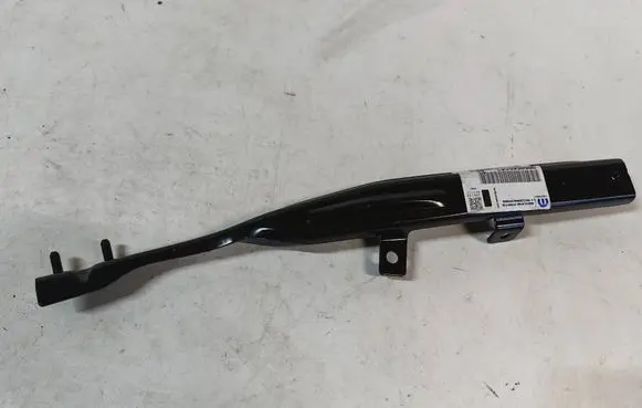 Radiator mount bracket