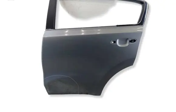 KIA Sportage Rear door 