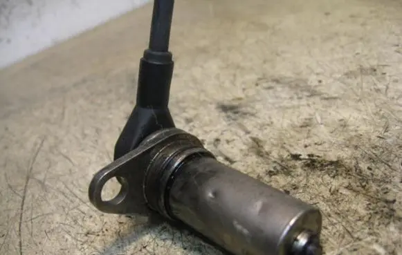 Volkswagen Golf IV Crankshaft speed sensor 