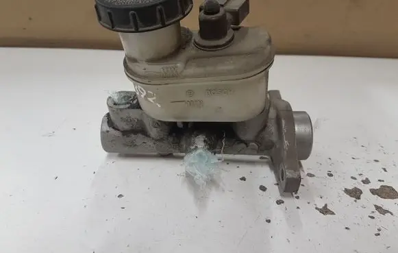 Nissan Almera N16 Master brake cylinder 22157879 74470937