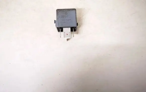 Mercedes-Benz C W203 Other relay a0025422619 4ra007793-07