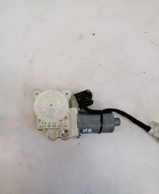 Mercedes-Benz E W211 Front door window regulator motor A2118203042