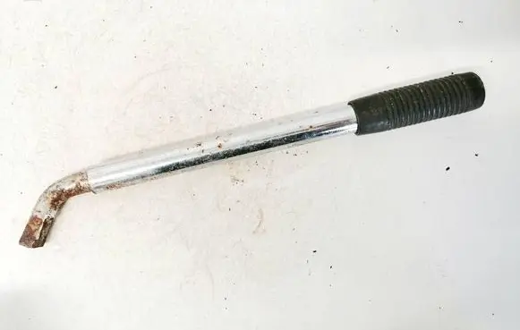 Toyota Avensis T250 Wheel nut wrench 