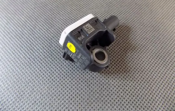 Audi Q7 4M Airbag deployment crash/impact sensor 4M0959345