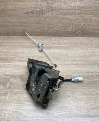 BMW 5 E39 Front door lock 8352165 406207