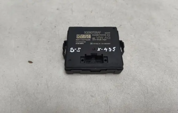 Volkswagen PASSAT B8 Gateway control module 5Q0907530AF