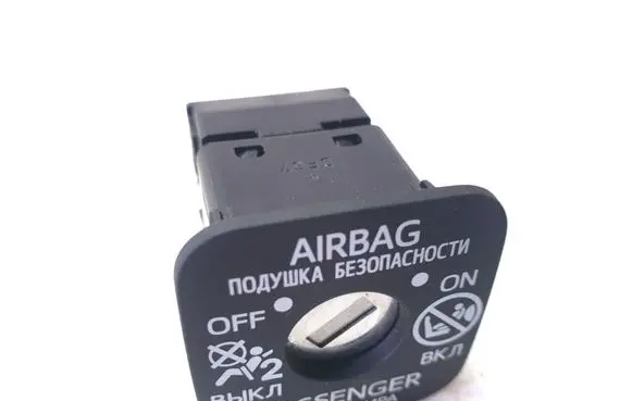 Toyota Avensis T270 Passenger airbag on/off switch