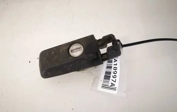 Volkswagen PASSAT B3 Front door lock (next to the handle) 