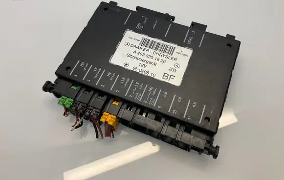 Mercedes-Benz C W203 Seat control module A2038201626 05020810 2038201626