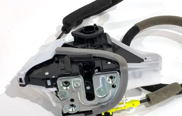Nissan Qashqai J12 Front door lock 805006UA0A