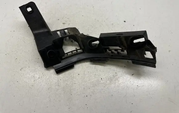 Volkswagen Golf Plus Rear bumper mounting bracket 5M0807394A