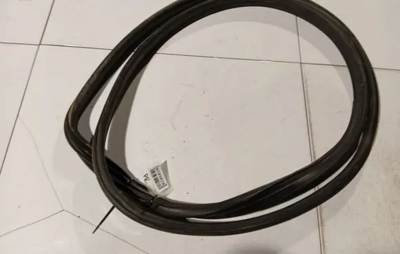 Opel Meriva A Rubber seal front coupe door 
