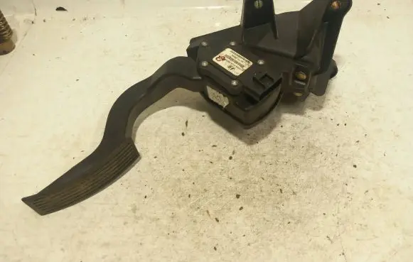 Hyundai Sonata Accelerator throttle pedal 327103K000 H1005A00150000