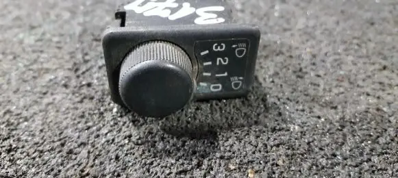 Nissan Primera Headlight level height control switch
