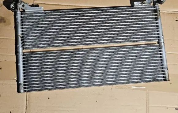 BMW 5 E60 E61 Engine oil radiator 7560965 K1826004 230210