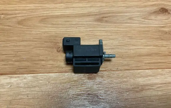 Ford Mondeo MK IV Turbo solenoid valve 70400600 10T028