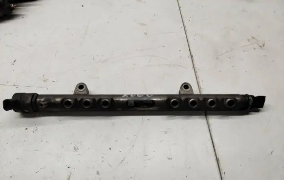 Volvo XC60 Fuel main line pipe 0445215025 30777759