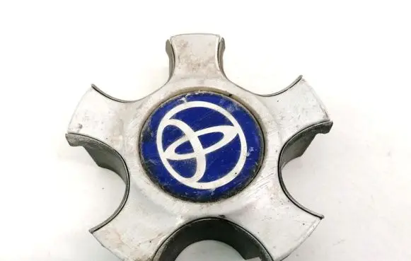 Toyota Avensis Verso Original wheel cap