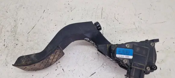 Audi A6 S6 C5 4B Accelerator throttle pedal 8D1723523F 6PV00837602