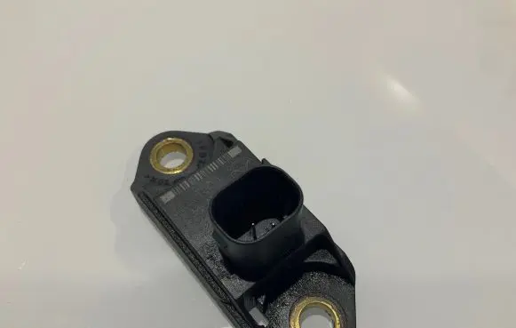 Mercedes-Benz CLS C219 Airbag deployment crash/impact sensor 0045423518