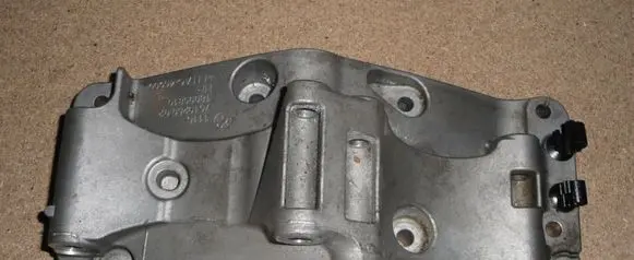 BMW X3 F25 Generator/alternator bracket 7619250