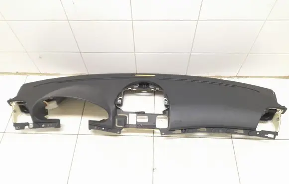 Mercedes-Benz E W211 Dashboard A2116800687 00J422 T0013796