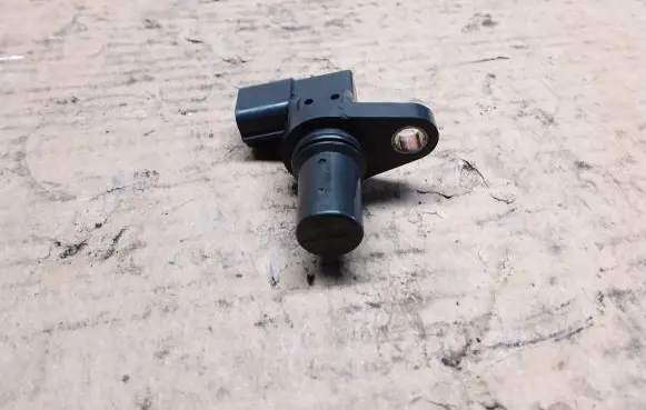 Subaru Forester SG Camshaft position sensor J5T30571