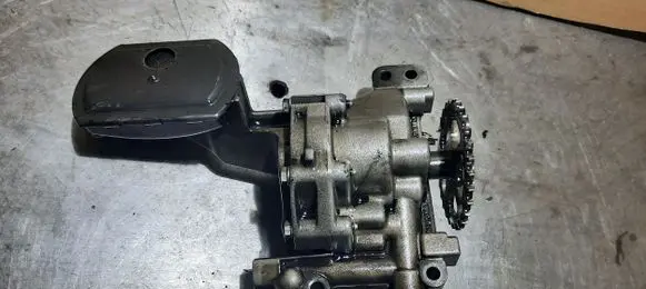 Volvo V50 Oil pump 
