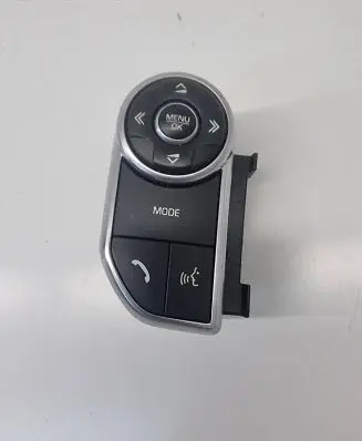 Steering wheel buttons/switches