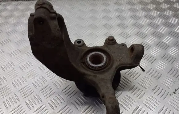 Ford C-MAX I Front wheel hub spindle knuckle