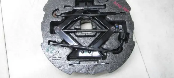 Hyundai Veloster Tool set 09149-2V000