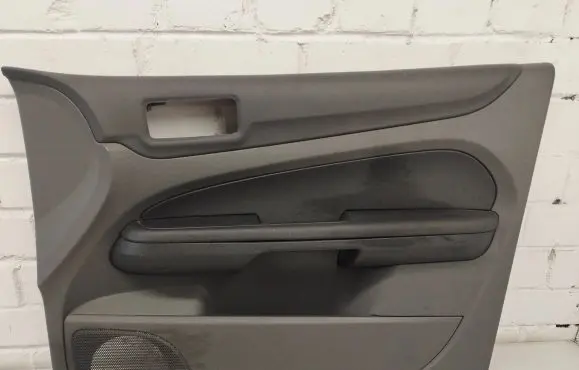 Ford Focus Front door card panel trim 4M51A23942C P9Z1A