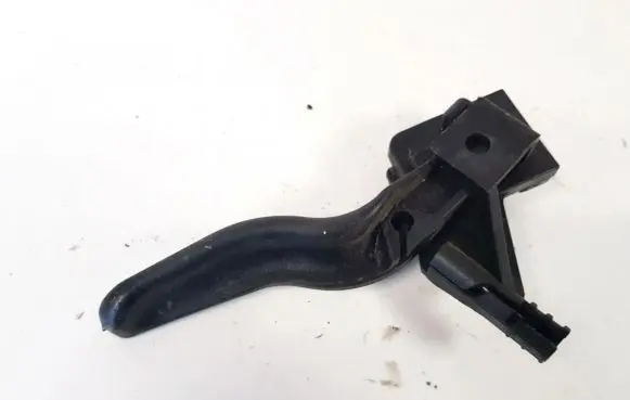 Engine bonnet (hood) release handle