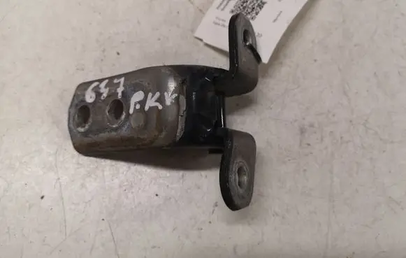 Toyota Yaris Front door upper hinge